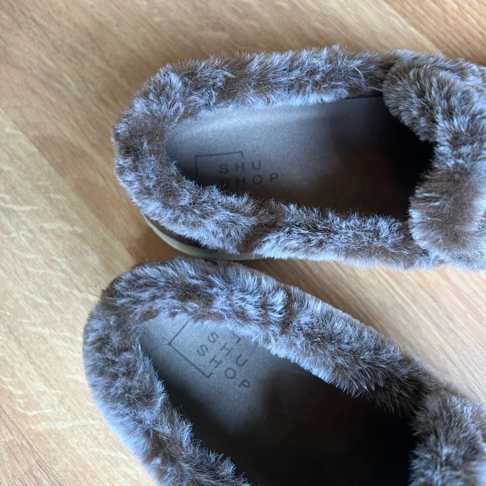 Fuzzy winter shoe! - Womens 11 Shu Shop fur‎ detail suede look shoes!